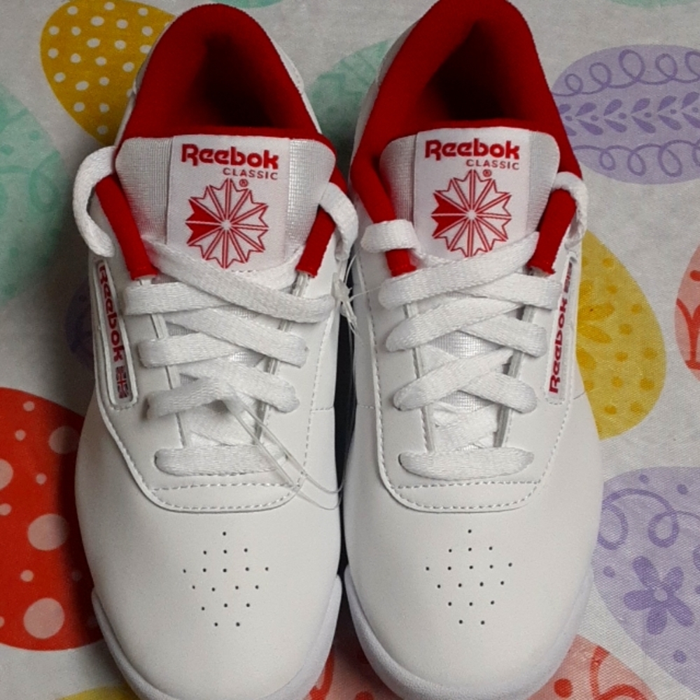 Kids size 1.5 Reebok Sneakers